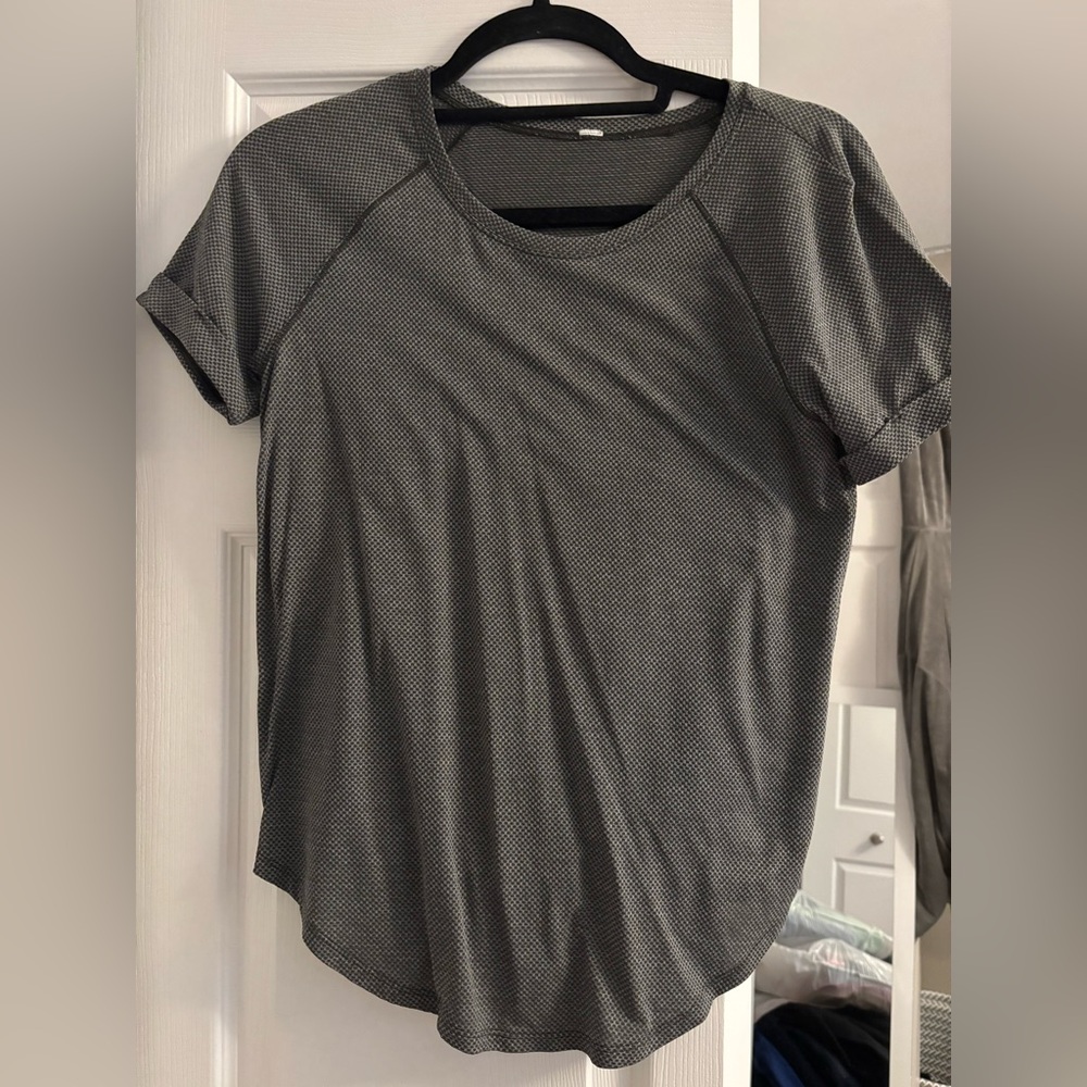Lululemon gray/green tshirt with tie back